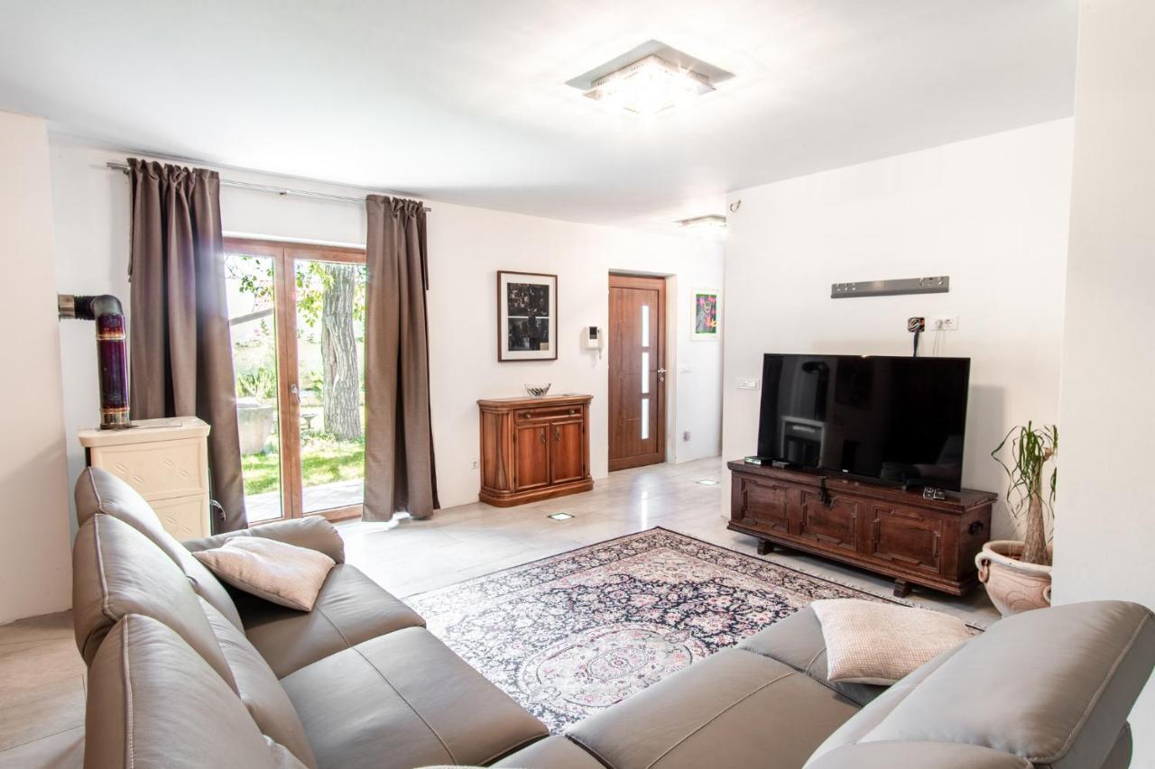 Villa Hermes Art Dutovlje Exterior photo